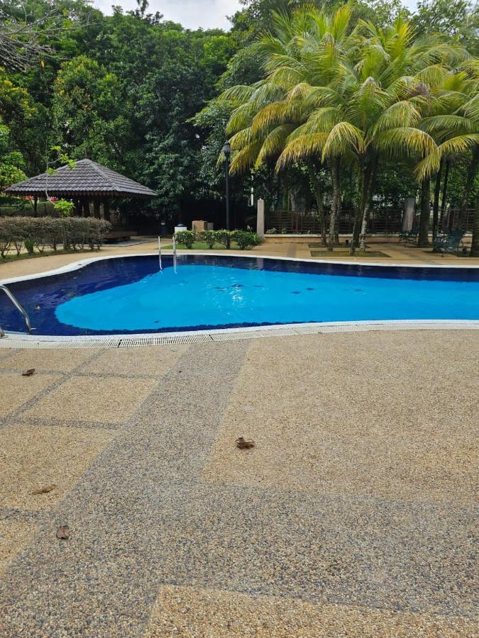 Mirror Condostay @ Saujana Aster Pangsapuri Putrajaya